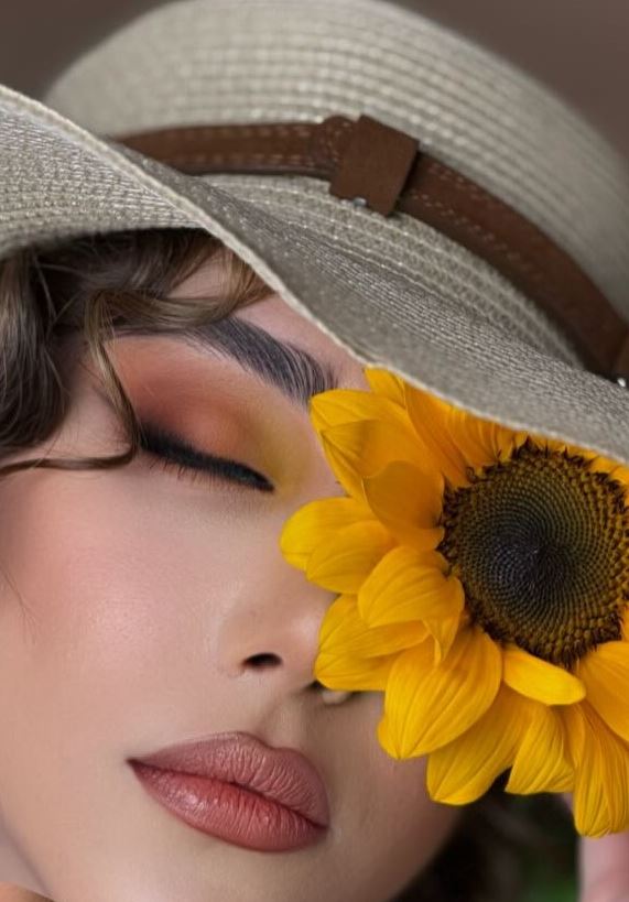 اشتباهات میکاپ روزانه و ترفندهای جوانسازی صورت در سالن زیبایی زلف
